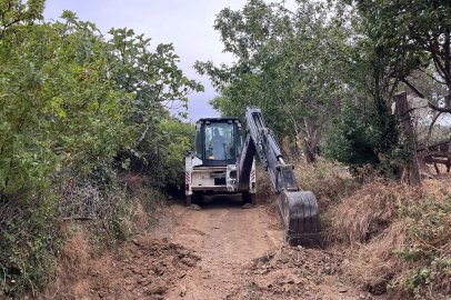 BANDIRMA BELEDİYESİ KIRSAL MAHALLELERDE TARLA YOLU AÇIYOR