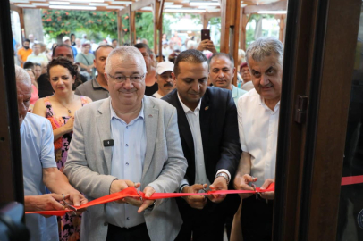 ALTINOLUK’UN TARİHİ ÇINARALTI ÇAY BAHÇESİ HAYATA DÖNDÜRÜLDÜ