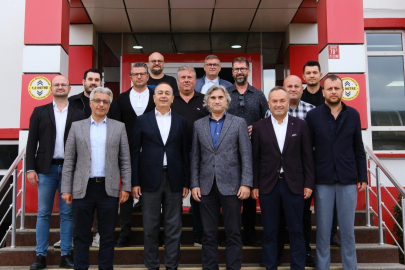 BANDIRMASPOR YÖNETİMİNDEN BALIKESİRSPOR’A DOSTLUK ZİYARETİ