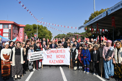 BALIKESİR CUMHURİYET’İ KUTLUYOR