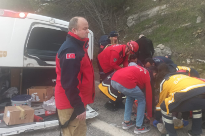 BALIKESİR'DE FECİ KAZA: 2 ÖLÜ, 21 YARALI