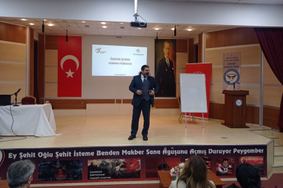 VELİ AKADEMİSİ, AİLELERE ÇOCUKLARIN BAŞARI SÜRECİNDE REHBERLİK EDİYOR